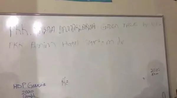 Bakan Soylu, HDP ilçe binasında PKK elebaşı Öcalan'ın posterlerini gösteren video paylaştı Bakan Soylu, HDP ilçe binasında PKK elebaşı Öcalan'ın posterlerini gösteren video paylaştı
