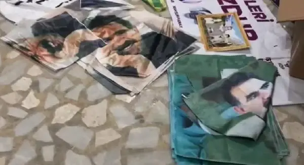 Bakan Soylu, HDP ilçe binasında PKK elebaşı Öcalan'ın posterlerini gösteren video paylaştı Bakan Soylu, HDP ilçe binasında PKK elebaşı Öcalan'ın posterlerini gösteren video paylaştı