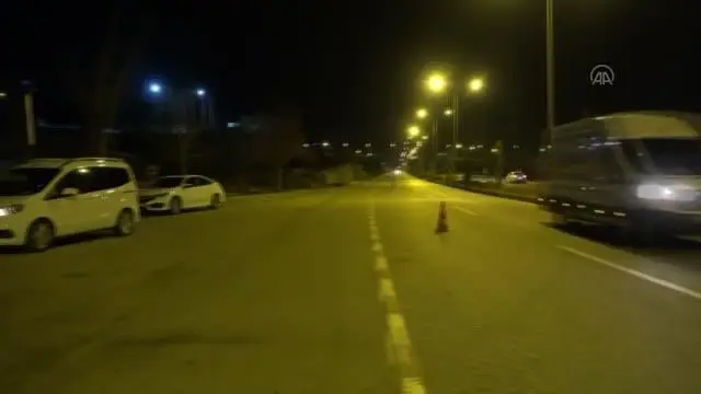 Başkan Eroğlu'dan güvenlik güçlerine kestane ve pasta ikramı Başkan Eroğlu'dan güvenlik güçlerine kestane ve pasta ikramı