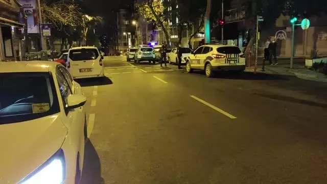 Beşiktaş'ta bıçaklı saldırı: 3 yaralı Beşiktaş'ta bıçaklı saldırı: 3 yaralı