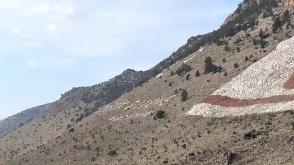 Son dakika haberi: Beşparmak'ta KKTC bayrağının boyanması, Rumları kızdırdı Son dakika haberi: Beşparmak'ta KKTC bayrağının boyanması, Rumları kızdırdı