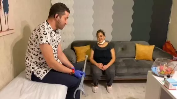 Son dakika! Doktor kamera karşısına geçti, pandemide yüzleri güldürdü Son dakika! Doktor kamera karşısına geçti, pandemide yüzleri güldürdü