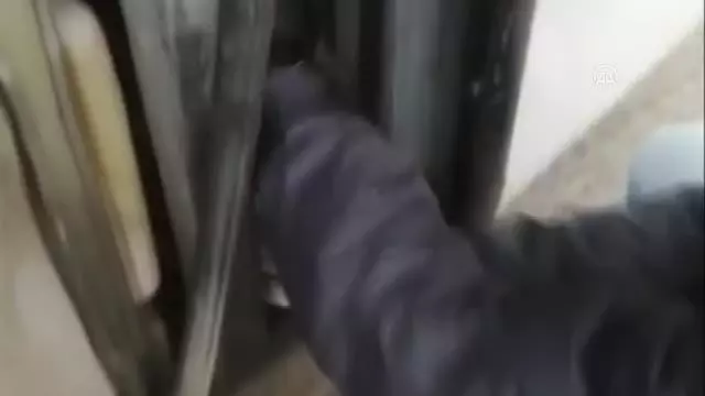 Durdurulan yolcu otobüsünde kaçak cep telefonu ele geçirildi Durdurulan yolcu otobüsünde kaçak cep telefonu ele geçirildi