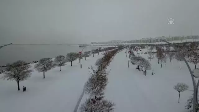 Erciş'te yoğun kar yağışı Erciş'te yoğun kar yağışı