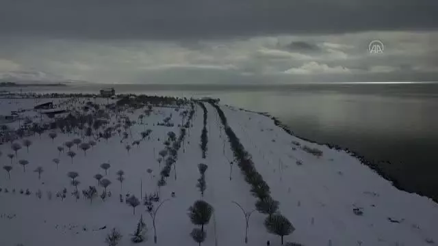 Erciş'te yoğun kar yağışı Erciş'te yoğun kar yağışı
