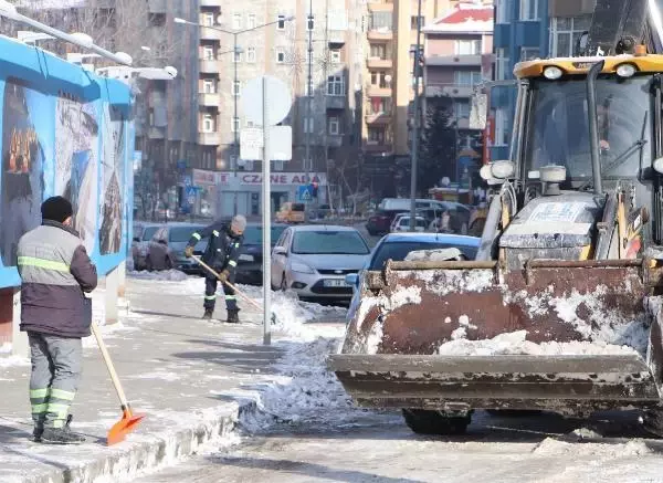 Erzurum eksi 30'u gördü, Doğu buz kesti Erzurum eksi 30'u gördü, Doğu buz kesti