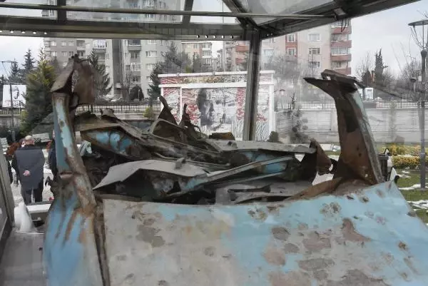 Eskişehir'de Uğur Mumcu'nun otomobili sergileniyor