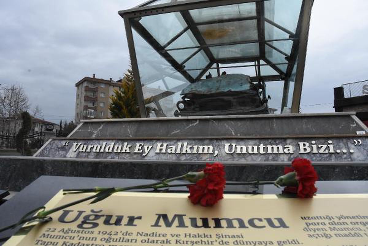Eskişehir'de Uğur Mumcu'nun otomobili sergileniyor
