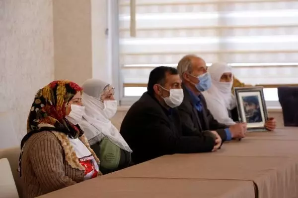 Evlat nöbetindeki baba: Canımızı, ciğerimizi kopardılar Evlat nöbetindeki baba: Canımızı, ciğerimizi kopardılar