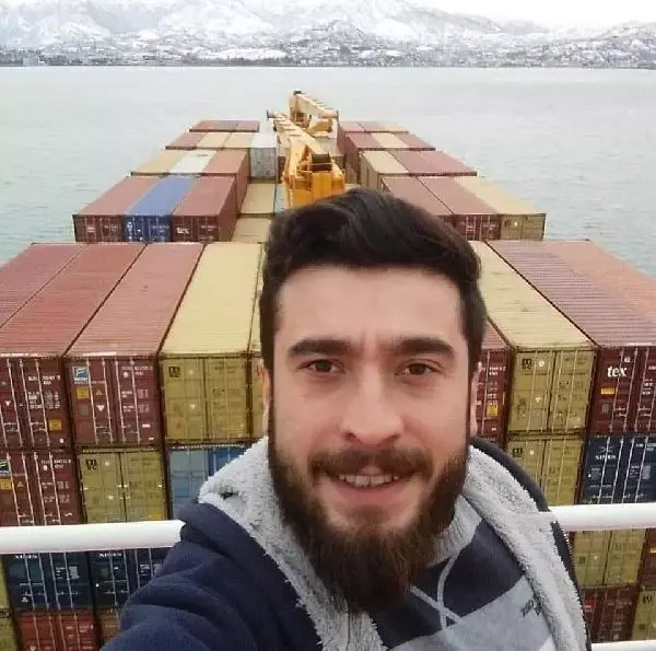 Gemiden kaçırılan stajyer gemici Hamza Orhan'ın babası: Korsanlar, kahrolsun Gemiden kaçırılan stajyer gemici Hamza Orhan'ın babası: Korsanlar, kahrolsun