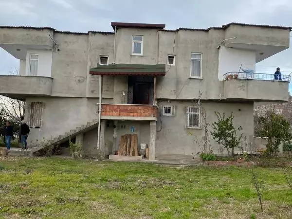 Gemiden kaçırılan stajyer gemici Hamza Orhan'ın babası: Korsanlar, kahrolsun Gemiden kaçırılan stajyer gemici Hamza Orhan'ın babası: Korsanlar, kahrolsun