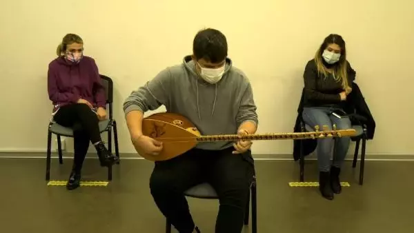 Genç müzisyenin hayali ikinci Neşet Ertaş olmak Genç müzisyenin hayali ikinci Neşet Ertaş olmak