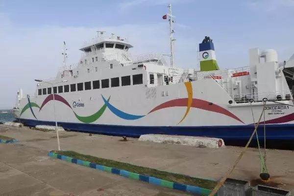 Gökçeada ve Bozcaada'ya yarınki bazı feribot seferleri iptal edildi Gökçeada ve Bozcaada'ya yarınki bazı feribot seferleri iptal edildi