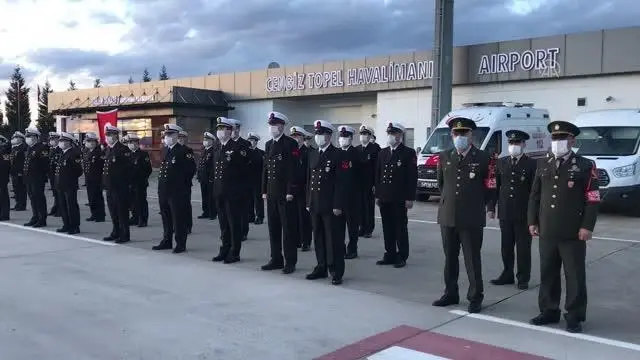 Son dakika haberleri! Hakkari'de şehit olan piyade er Selim Gedik'in naaşı Kocaeli'ye getirildi Son dakika haberleri! Hakkari'de şehit olan piyade er Selim Gedik'in naaşı Kocaeli'ye getirildi