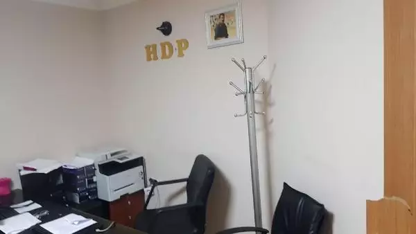 Son dakika haberleri... HDP Esenyurt İlçe Başkanlığı'na 6 saat süren operasyon Son dakika haberleri... HDP Esenyurt İlçe Başkanlığı'na 6 saat süren operasyon