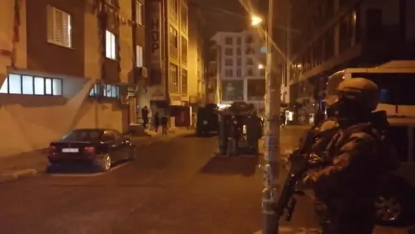 HDP Esenyurt İlçe Başkanlığı'na operasyon HDP Esenyurt İlçe Başkanlığı'na operasyon