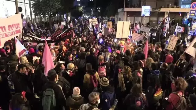 İsrail'de Netanyahu karşıtı protestolar devam ediyor İsrail'de Netanyahu karşıtı protestolar devam ediyor