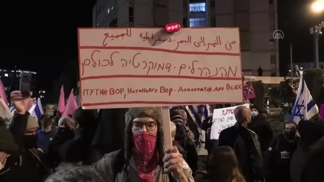 İsrail'de Netanyahu karşıtı protestolar devam ediyor İsrail'de Netanyahu karşıtı protestolar devam ediyor