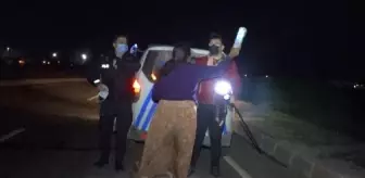 Kaza yapan kadın gazetecilere saldırdı