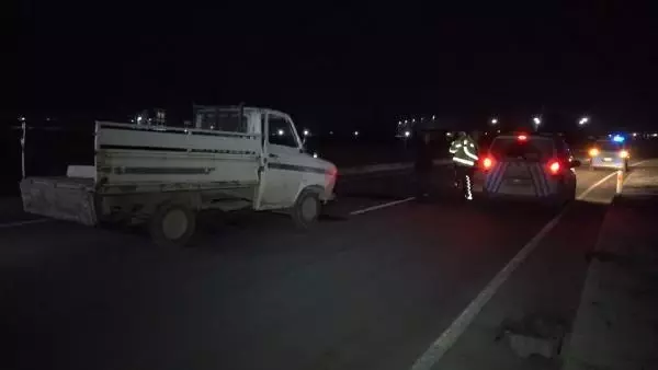 Kaza yapan kadın gazetecilere saldırdı Kaza yapan kadın gazetecilere saldırdı