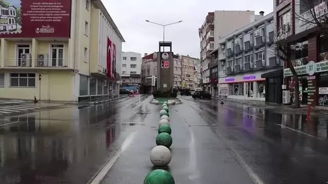 Cadde ve sokaklarda sessizlik hakim Cadde ve sokaklarda sessizlik hakim