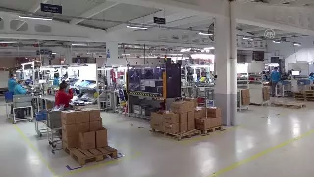 KOCAELİ -Bakan Varank, 'Türkiye'nin tek yerli ve milli emniyet kemeri üreticisi'ni ziyaret etti (2) KOCAELİ -Bakan Varank, 'Türkiye'nin tek yerli ve milli emniyet kemeri üreticisi'ni ziyaret etti (2)