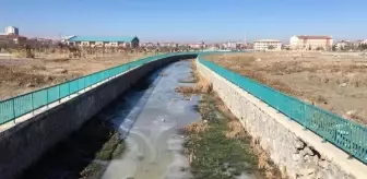 Konya'da Değirmenözü Çayı kısmen dondu