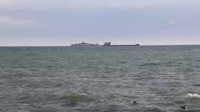 Marmara Denizi'nde ulaşıma lodos engeli Marmara Denizi'nde ulaşıma lodos engeli