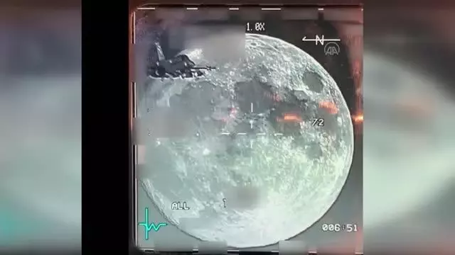 MSB, F-16 uçağının gece uçuşu sırasında sniper poda yansıyan dolunay görüntüsünü paylaştı MSB, F-16 uçağının gece uçuşu sırasında sniper poda yansıyan dolunay görüntüsünü paylaştı