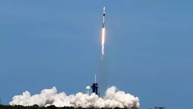 SpaceX uzaya tek seferde 143 uydu fırlattı