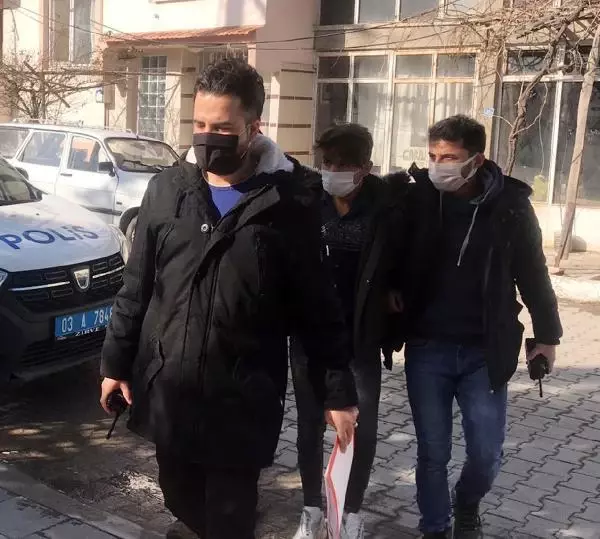 Son dakika haber! Trafikte ölümlü kavgaya karışan genç tutuklandı, babası serbest Son dakika haber! Trafikte ölümlü kavgaya karışan genç tutuklandı, babası serbest