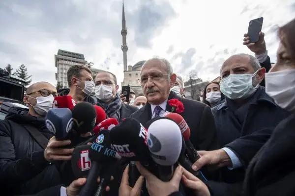 Kılıçdaroğlu, gazeteci yazar Uğur Mumcu için düzenlenen anma törenine katıldı Kılıçdaroğlu, gazeteci yazar Uğur Mumcu için düzenlenen anma törenine katıldı
