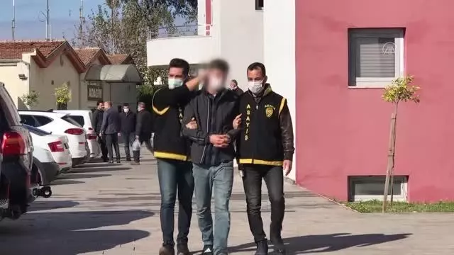 Yakalanan motosikletli kapkaç şüphelisi tutuklandı Yakalanan motosikletli kapkaç şüphelisi tutuklandı