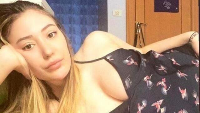 Yasmin Erbil kırmızı elbiseli pozuyla nefesleri kesti Yasmin Erbil kırmızı elbiseli pozuyla nefesleri kesti