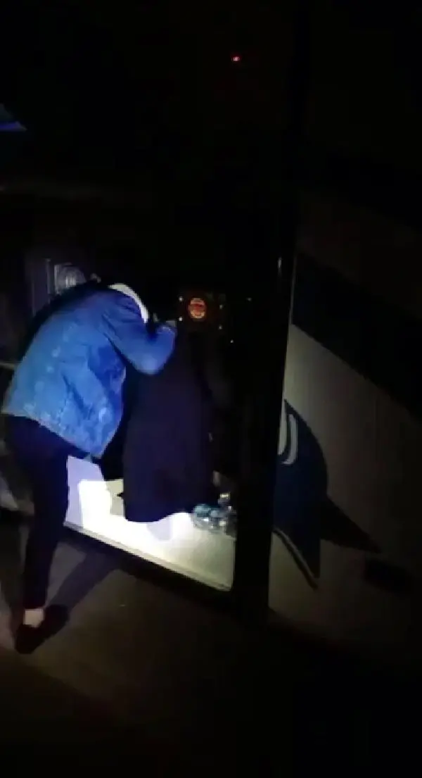 Son dakika haber! Yolcu otobüsünde balık istifi göçmen kaçaklığı Son dakika haber! Yolcu otobüsünde balık istifi göçmen kaçaklığı