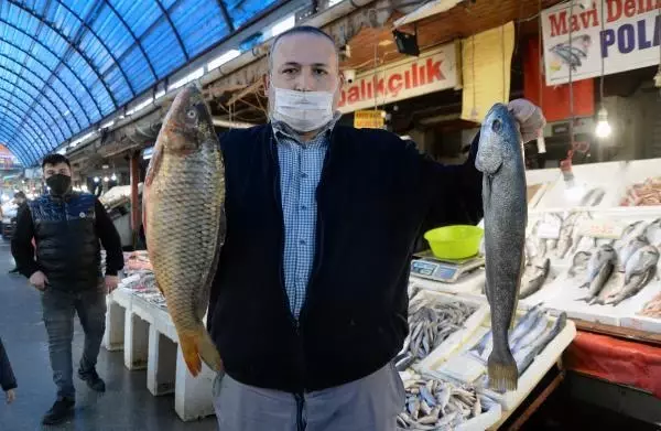 Akdeniz'de havalar iyi gitti, balık fiyatları yükselmedi Akdeniz'de havalar iyi gitti, balık fiyatları yükselmedi