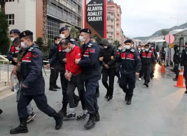 Antalya'da jandarmadan uyuşturucu operasyonu: 47 gözaltı Antalya'da jandarmadan uyuşturucu operasyonu: 47 gözaltı