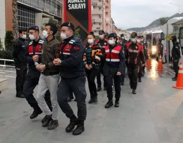 Antalya'da jandarmadan uyuşturucu operasyonu: 47 gözaltı Antalya'da jandarmadan uyuşturucu operasyonu: 47 gözaltı
