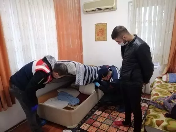 Antalya'da jandarmadan uyuşturucu operasyonu: 47 gözaltı Antalya'da jandarmadan uyuşturucu operasyonu: 47 gözaltı