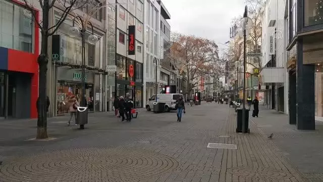 Avrupalılar hem şüphe hem de umutla Kovid-19'a karşı aşı sırasını bekliyor