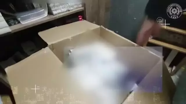 Başkentte son bir haftada 14 bin 493 kutu kaçak ilaç ele geçirildi Başkentte son bir haftada 14 bin 493 kutu kaçak ilaç ele geçirildi