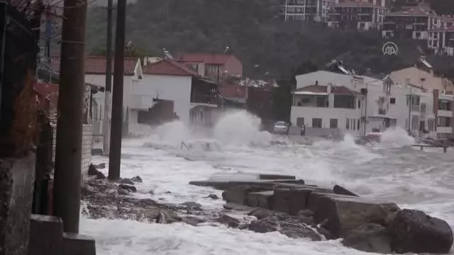ÇANAKKALE - Kuzey Ege'de fırtına etkili oldu