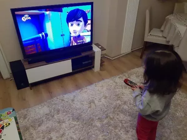 Çocuklar için uzaktan kumanda tehlikesine dikkat Çocuklar için uzaktan kumanda tehlikesine dikkat