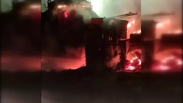 Son Dakika | Demir döküm fabrikasında çıkan yangın söndürüldü Son Dakika | Demir döküm fabrikasında çıkan yangın söndürüldü