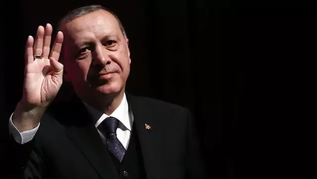 Fransız gazetesinde dikkat çeken manşet: Erdoğan Paris'e 3 saat uzaklıkta Osmanlı İmparatorluğu kuruyor Fransız gazetesinde dikkat çeken manşet: Erdoğan Paris'e 3 saat uzaklıkta Osmanlı İmparatorluğu kuruyor
