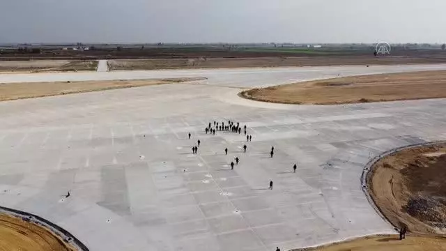 Son dakika haber: Hazine ve Maliye Bakanı Elvan, yapımı süren Çukurova Havalimanı'nı inceledi Son dakika haber: Hazine ve Maliye Bakanı Elvan, yapımı süren Çukurova Havalimanı'nı inceledi