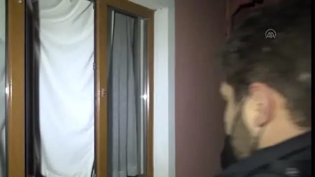Hırsızlık şüphelileri saklandıkları evde yakalandı Hırsızlık şüphelileri saklandıkları evde yakalandı