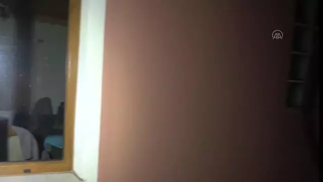 Hırsızlık şüphelileri saklandıkları evde yakalandı Hırsızlık şüphelileri saklandıkları evde yakalandı