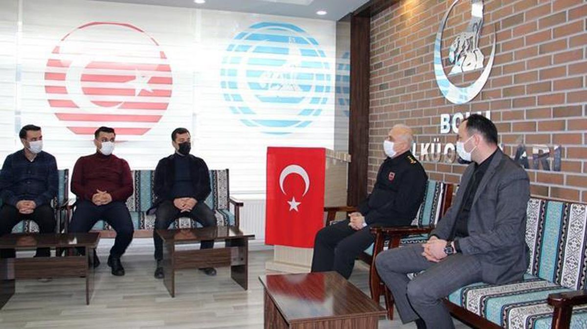 Ülkü ocağını ziyaret ettiği için eleştirilen Albay Ersever'den açıklama: Israrlı davet sonrası icabet ettim
