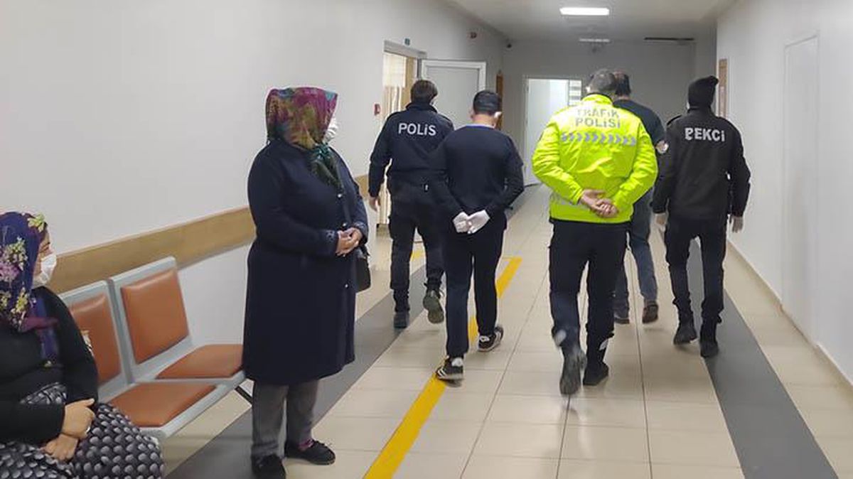 Karısını döven kocayı mahalleli linç etti